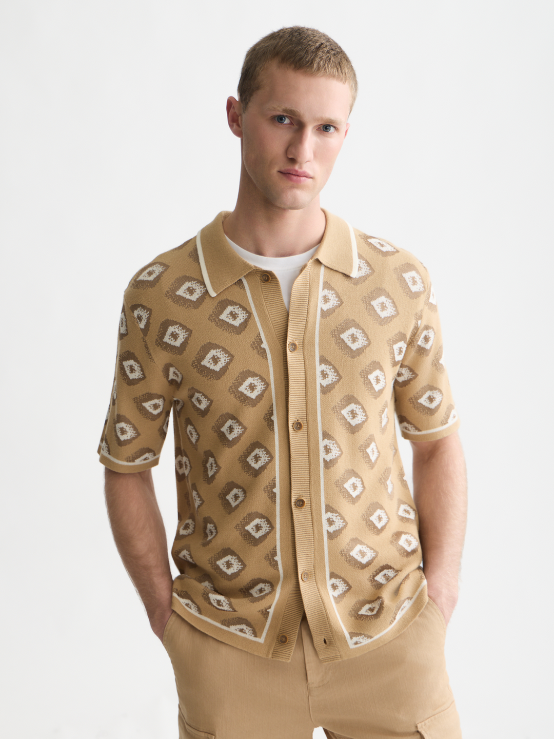 Jacquard knitted short sleeved shirt