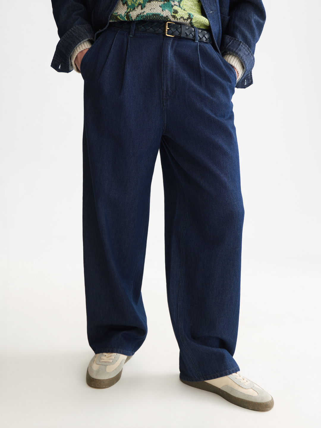 Loose-fit chino jeans