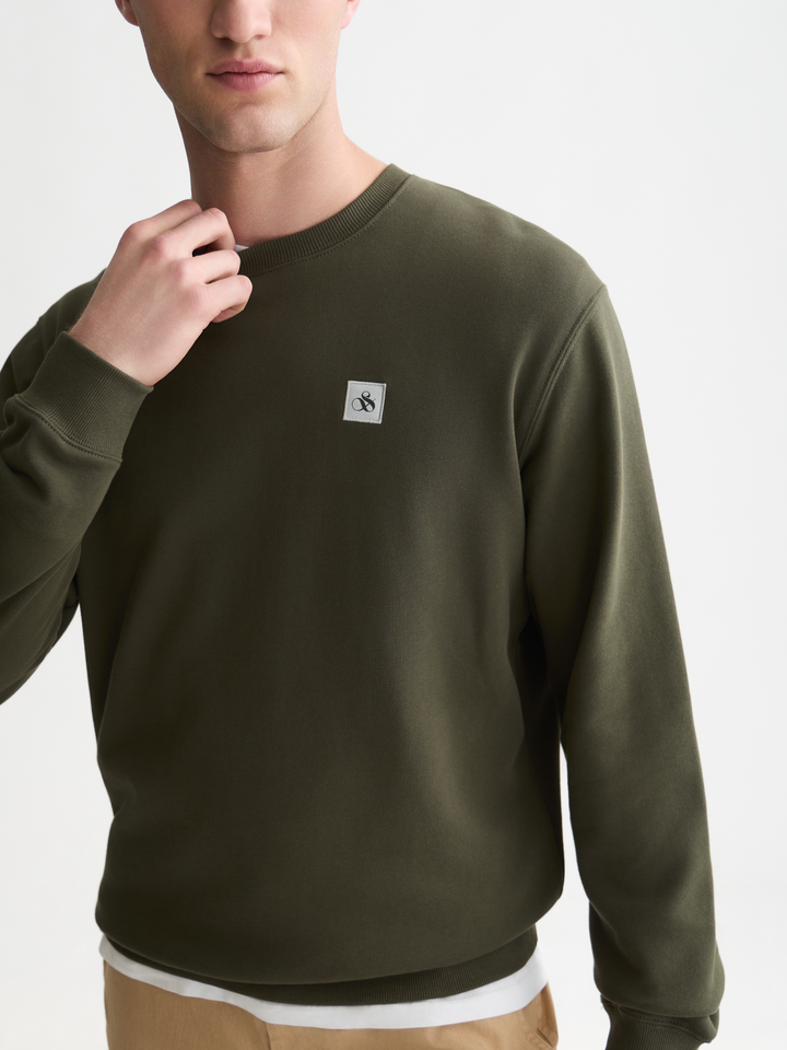 Seasonal core logo badge regularfit sweatshirt