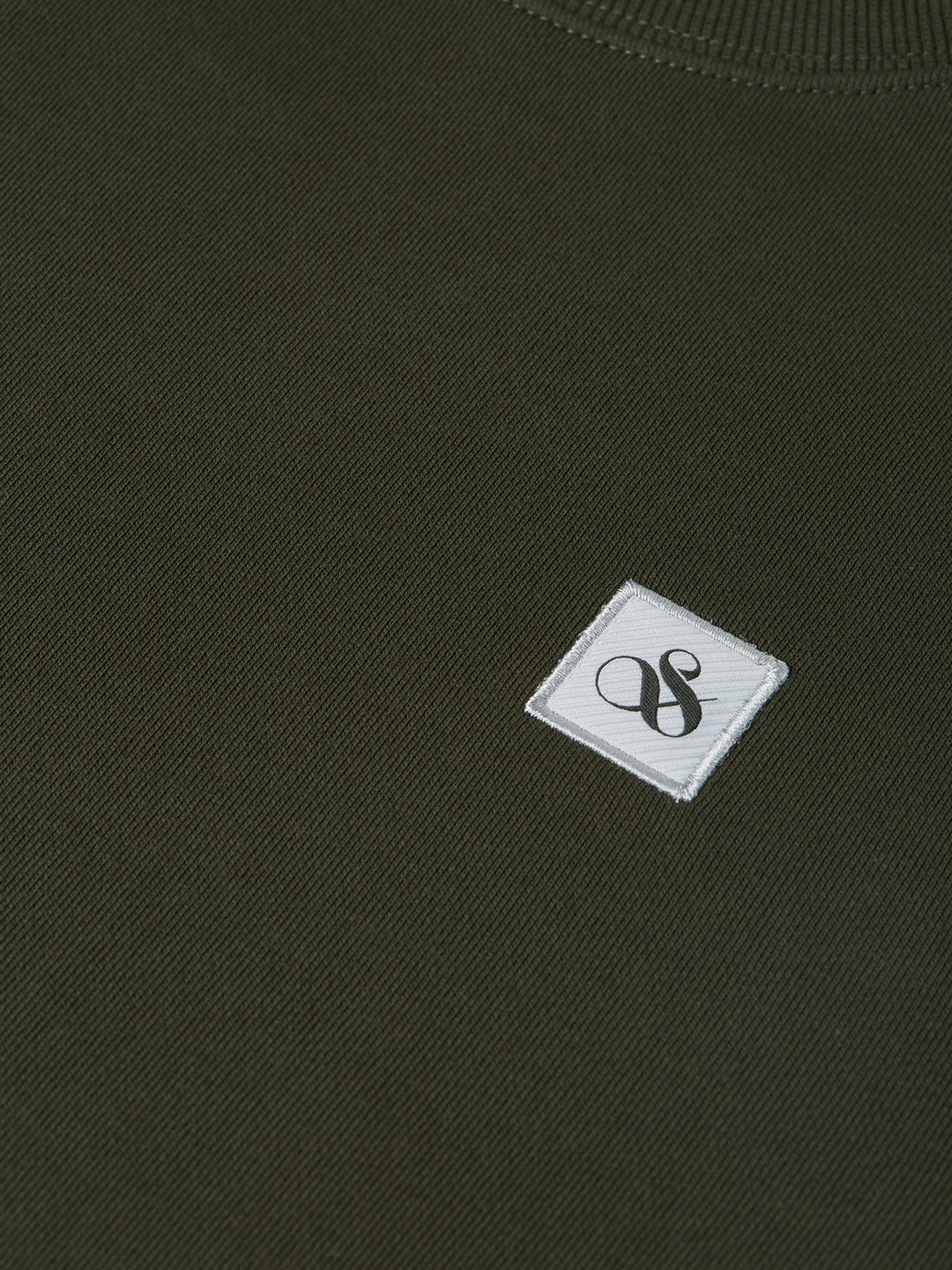 Seasonal core logo badge regularfit sweatshirt