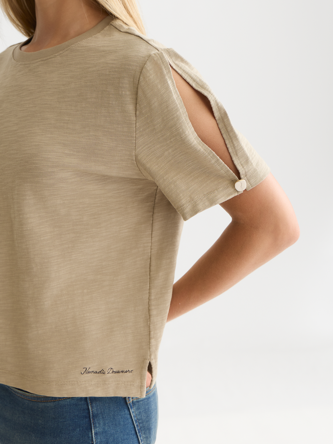 Key hole sleeves T-shirt