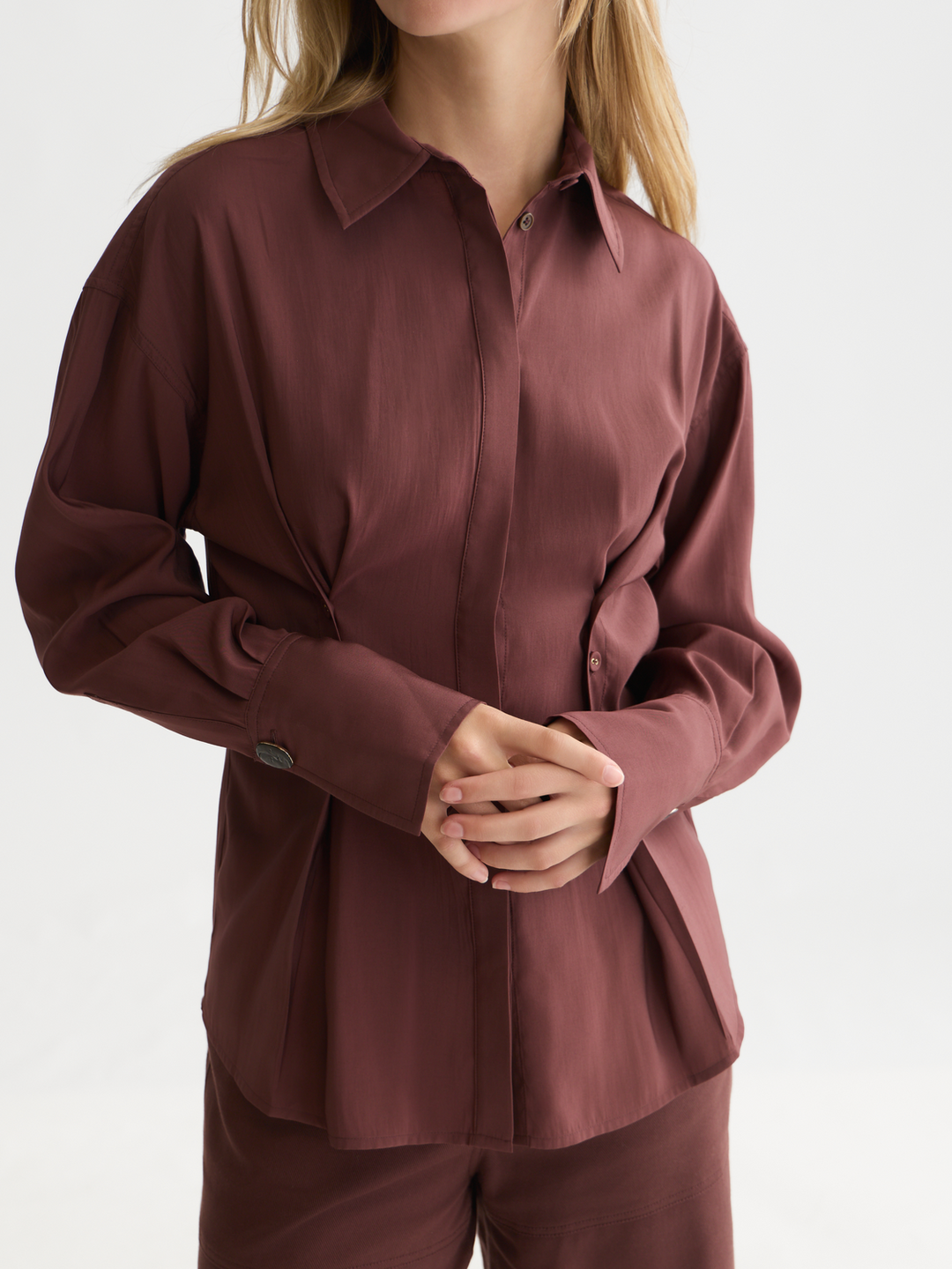 Buttoned waisted shirt