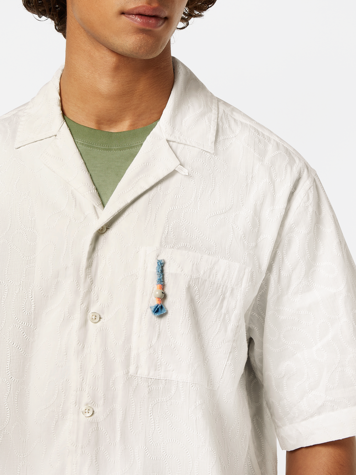 Embroidered short-sleeved relaxed-fit shirt