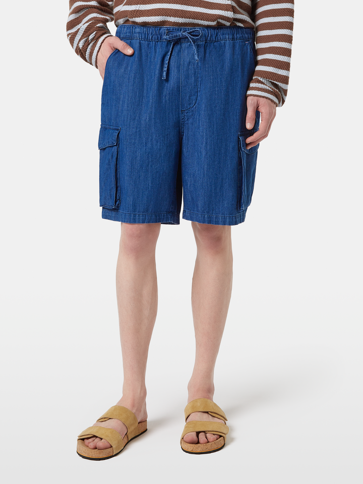 Lightweight sporty denim beach short with cargo pockets