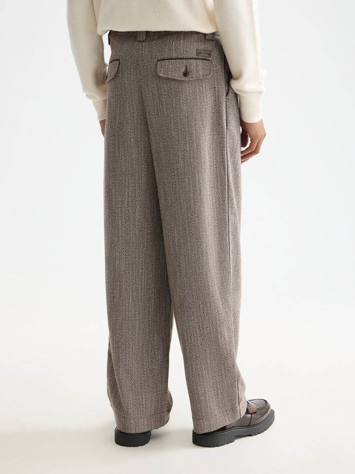 Herringbone Yarn-Dyed Pleated Baggy Chino