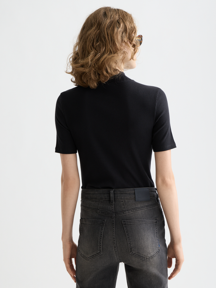 Core Mock Neck Rib T-Shirt