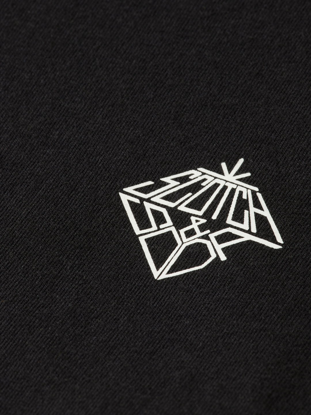 Core Chest Artwork Regular T-Shirt