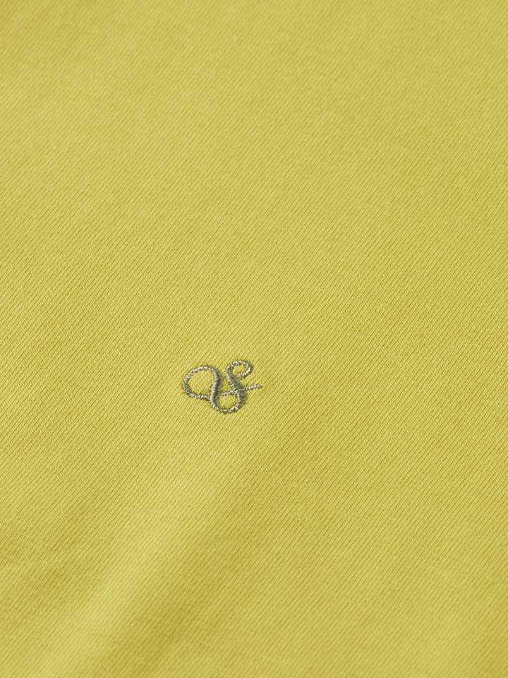 T-shirt with shaping