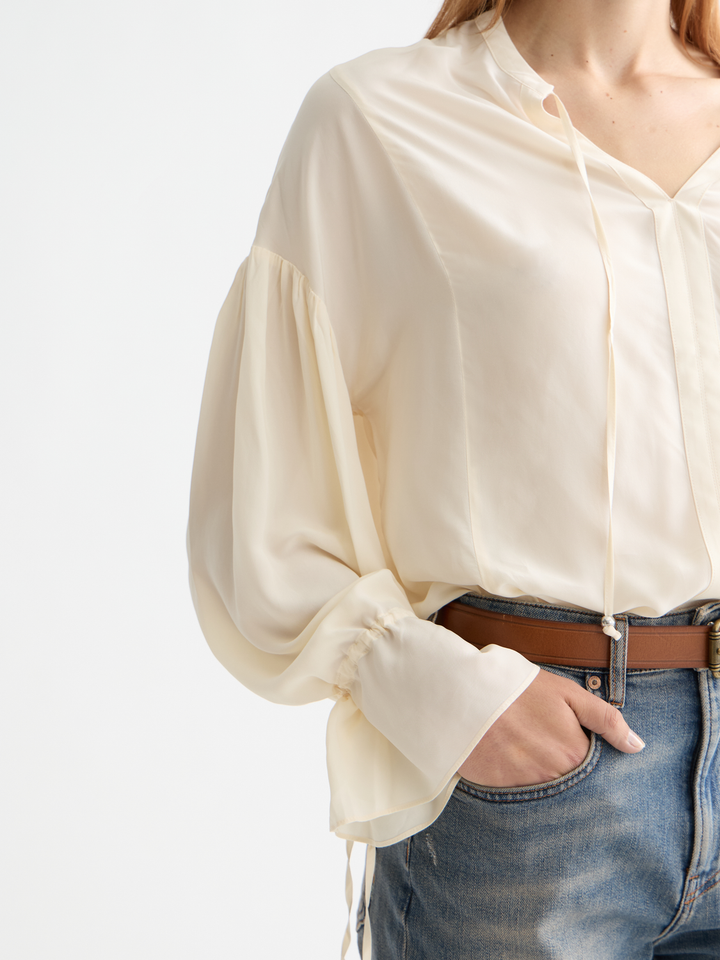 Easy top with draw string cuffs