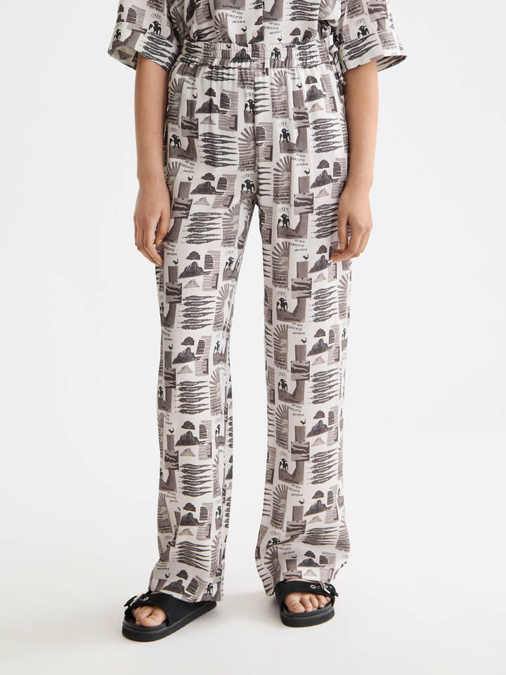 Gia-Mid rise wide leg elasticated trousers
