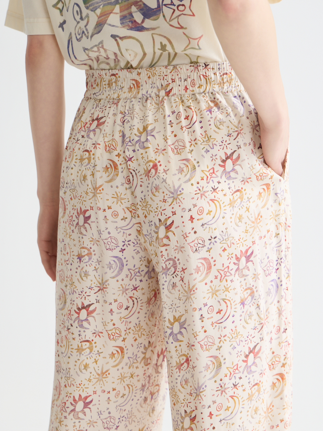 Gia - Mid Rise Wide Leg All Over Printed Pants