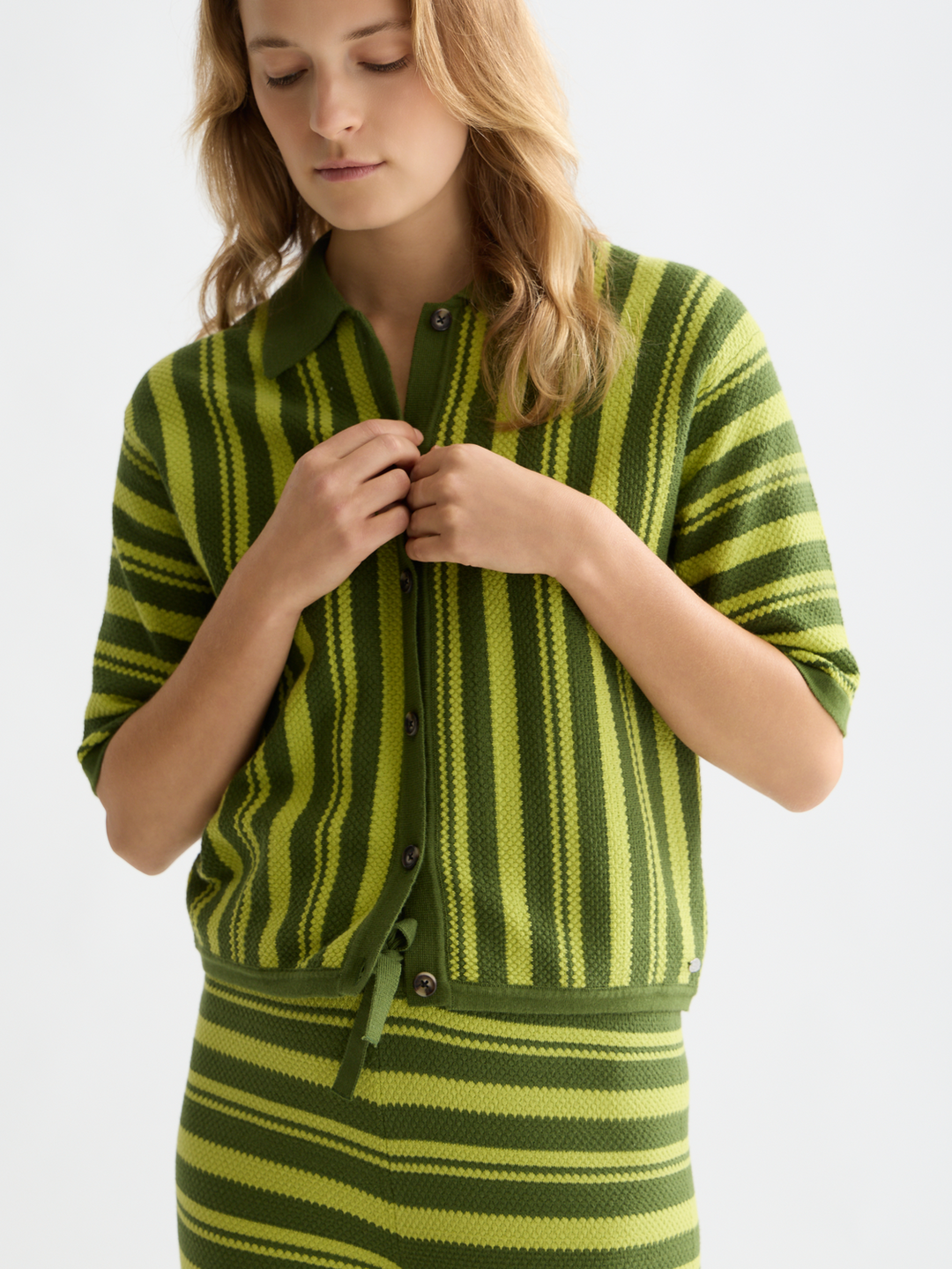 Textured vertical stripe knitted tee